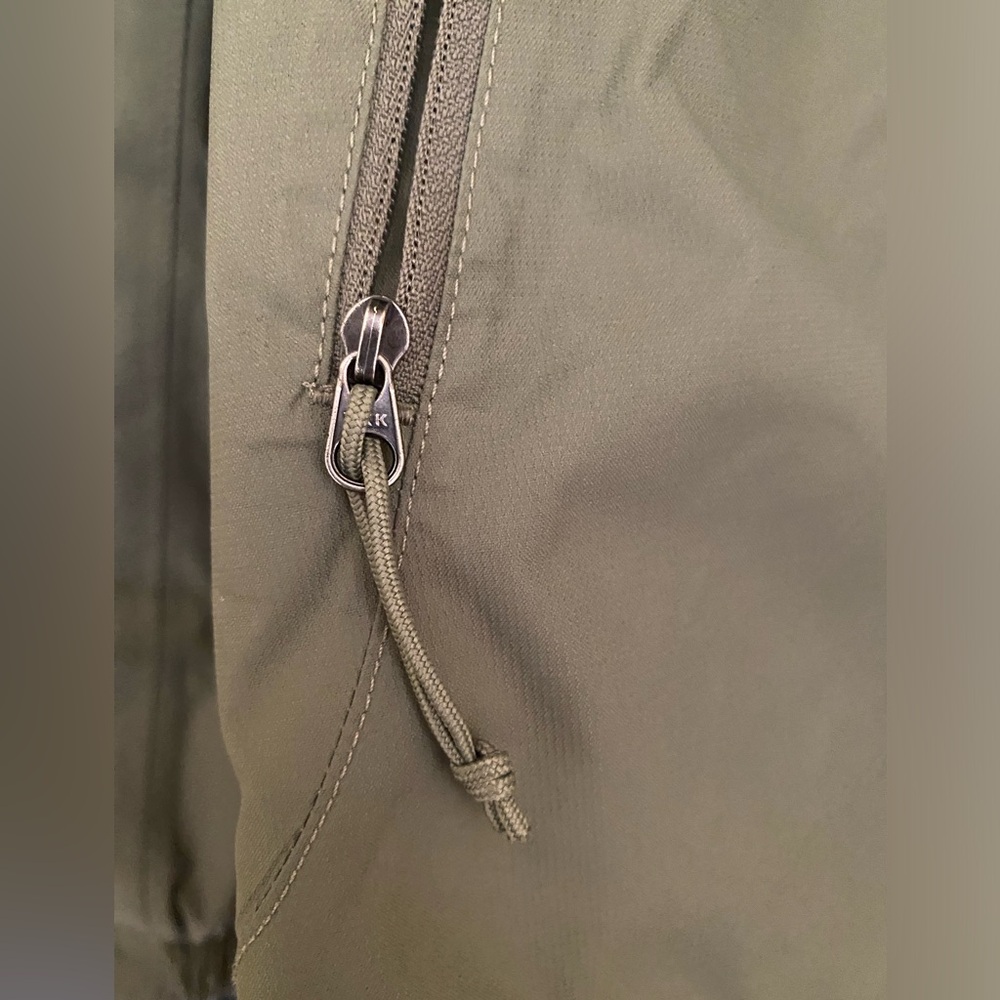 The North Face Women’s Hooded Dry Vent Jacket Size M
Color Thyme - Picture 13 of 16